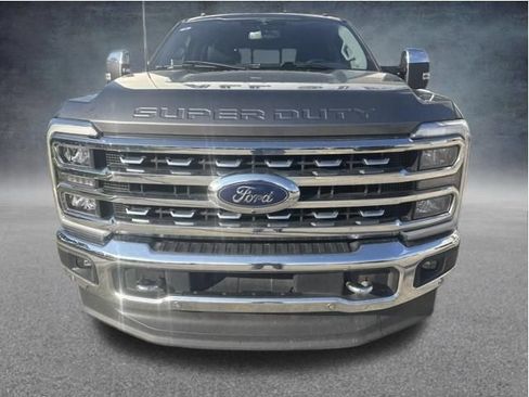 Used 2023 Ford F250 Lariat w/ Lariat Ultimate Package AWD/4WD image 4