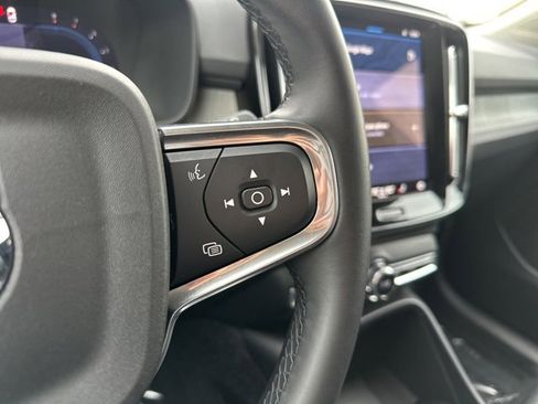 Certified 2025 Volvo XC40 B5 Core image 25