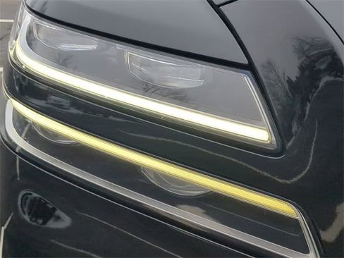 Used 2023 Genesis GV80 2.5T w/ Prestige 20" Package image 9