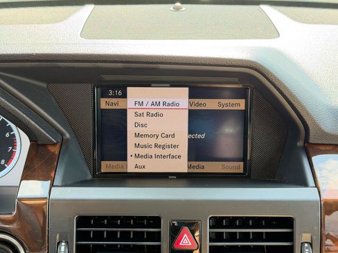 Used 2011 Mercedes-Benz GLK 350 4MATIC image 63