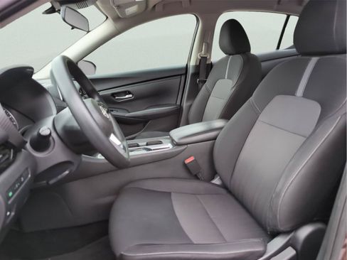 Used 2024 Nissan Sentra SV FWD image 11