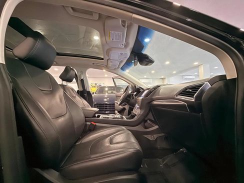 Used 2020 Ford Edge Titanium w/ Equipment Group 301A AWD/4WD image 19