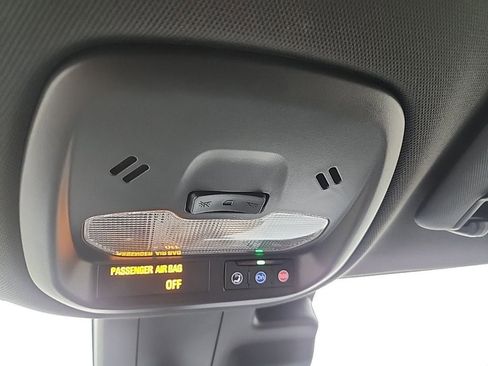 Certified 2024 Chevrolet Trax RS FWD image 17