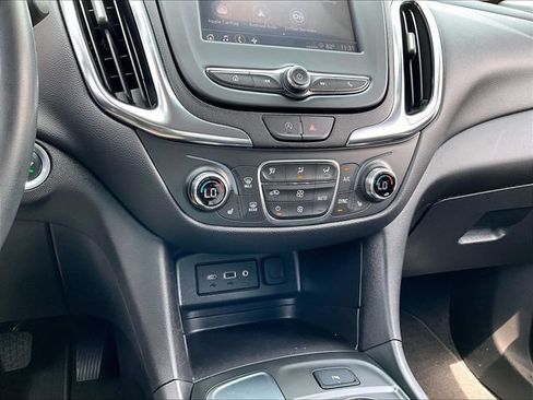 Used 2024 Chevrolet Equinox LT FWD image 23