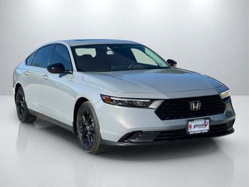 Used 2025 Honda Accord SE image 3