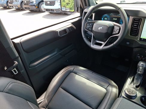 New 2026 Ford Bronco Outer Banks w/ Sasquatch Package AWD/4WD image 7