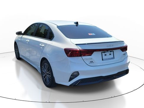 Used 2022 Kia Forte GT-Line w/ GT-Line Premium Package FWD image 4
