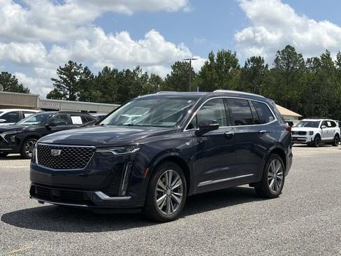 Used 2024 Cadillac XT6 Premium Luxury w/ Technology Package FWD image 14