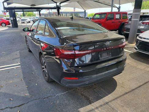 Used 2025 Volkswagen Jetta Sport image 7
