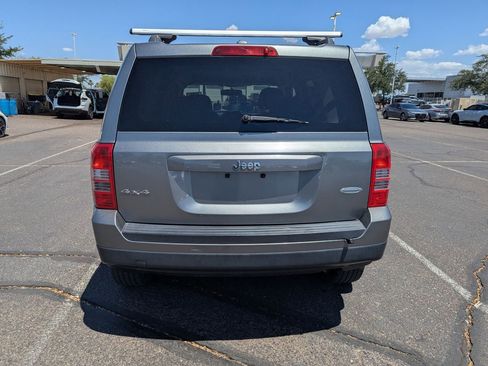 Used 2014 Jeep Patriot Latitude AWD/4WD image 6