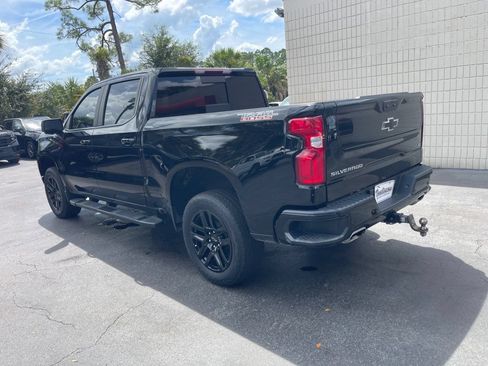 Used 2025 Chevrolet Silverado 1500 LT Trail Boss w/ LT Trail Boss Premium Package AWD/4WD image 3
