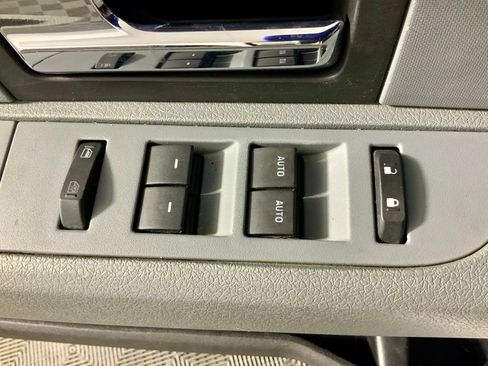 Used 2012 Ford F150 XLT AWD/4WD image 17