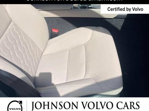 Used 2025 Volvo XC90 B5 Core AWD/4WD image 10