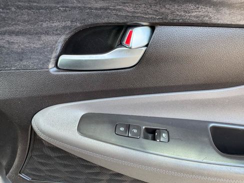 Used 2019 Hyundai Santa Fe SEL w/ Cargo Package FWD image 32
