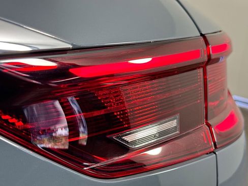 Certified 2025 INFINITI QX50 Luxe w/ Accent Package image 34