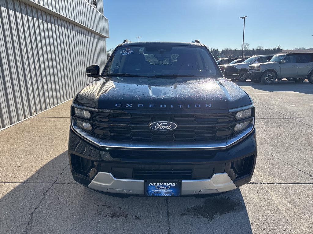 Certified 2025 Ford Expedition Platinum AWD/4WD image 2