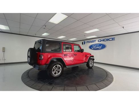 Used 2020 Jeep Wrangler Unlimited Sahara AWD/4WD image 2