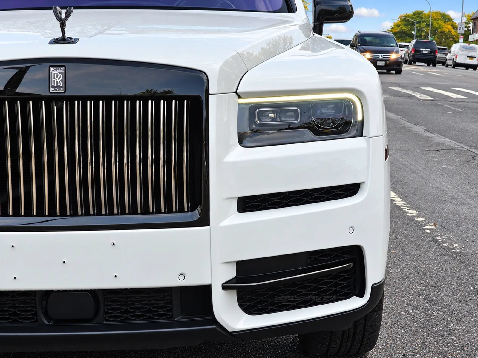 Used 2020 Rolls-Royce Cullinan Black Badge AWD/4WD image 17