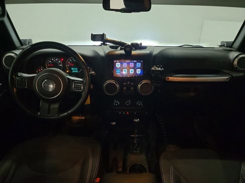 Used 2016 Jeep Wrangler Unlimited Rubicon w/ Connectivity Group image 15