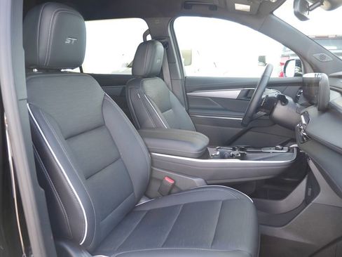 Used 2026 Buick Enclave Sport Touring image 16