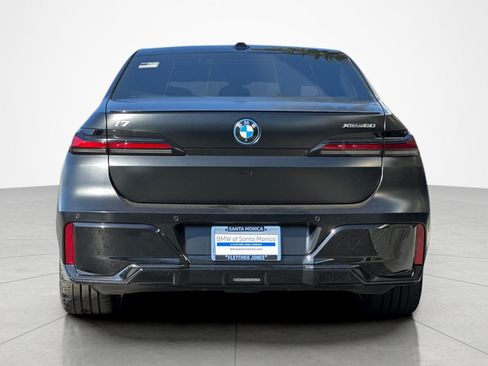 Used 2023 BMW i7 xDrive60 w/ Executive Package 2 AWD/4WD image 4