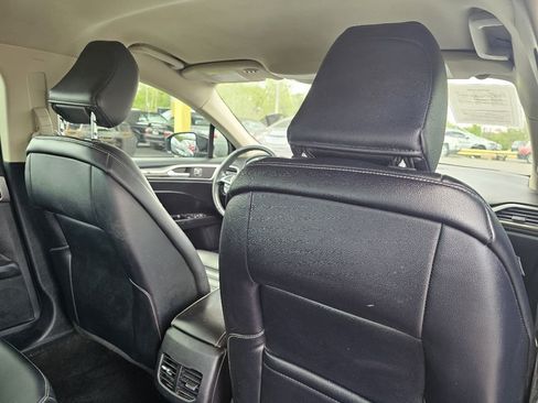 Used 2020 Ford Fusion SEL image 34