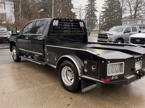 Used 2024 Chevrolet Silverado 3500 High Country w/ High Country Premium Package image 5