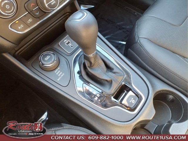 Used 2020 Jeep Cherokee Limited AWD/4WD image 15