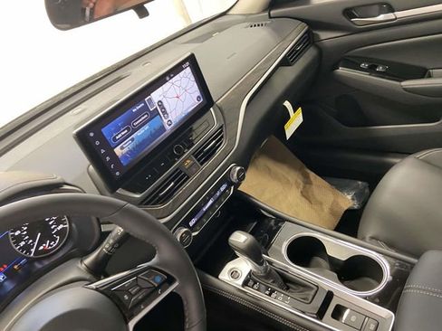 New 2025 Nissan Altima 2.5 SL image 17