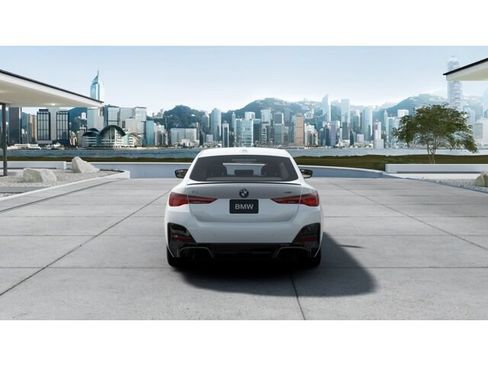 New 2026 BMW i4 eDrive40 w/ M Sport Package RWD image 5