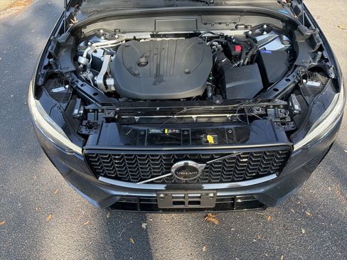 Certified 2025 Volvo XC60 B5 Plus image 36