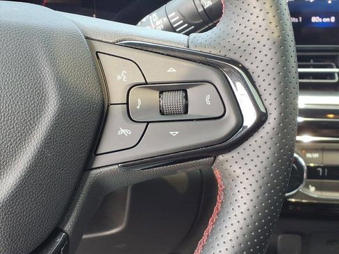 Used 2024 Chevrolet Trax RS w/ Sunroof Package image 18