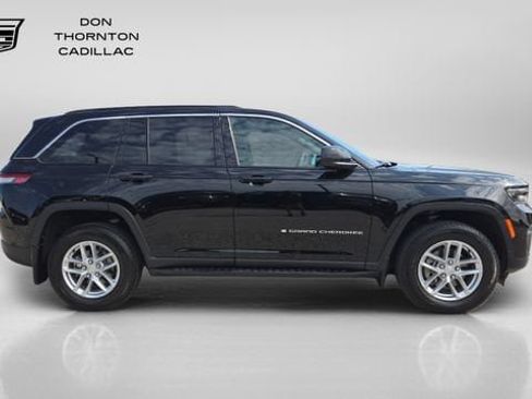Used 2025 Jeep Grand Cherokee Laredo w/ Luxury Tech Group I AWD/4WD image 6