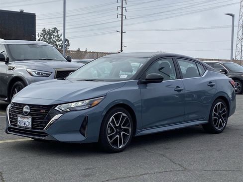 Certified 2025 Nissan Sentra SR image 2