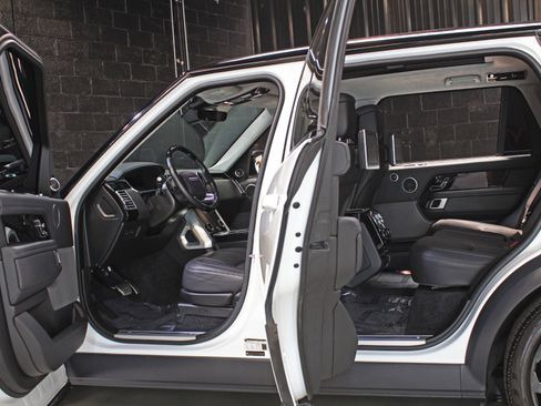 Used 2021 Land Rover Range Rover P525 Westminster Edition LWB image 27