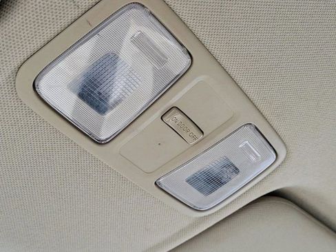 Used 2012 Hyundai Accent GLS FWD image 28