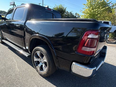 Used 2019 RAM 1500 Laramie AWD/4WD image 10