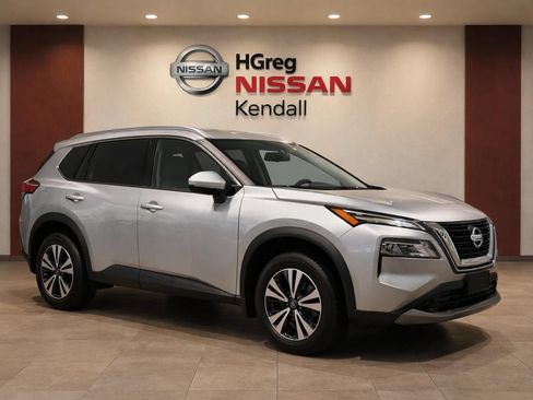 Certified 2022 Nissan Rogue SV FWD image 5