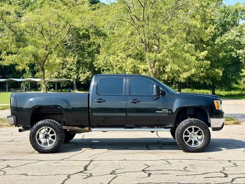 Used 2009 GMC Sierra 2500 SLT w/ Entertainment Package AWD/4WD image 4