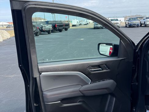 Used 2024 Chevrolet Colorado Z71 w/ Z71 Convenience Package 2 image 15