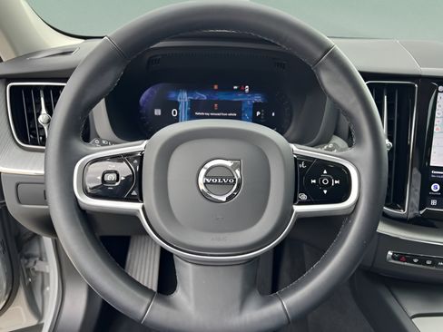 Used 2025 Volvo XC60 B5 Plus AWD/4WD image 12