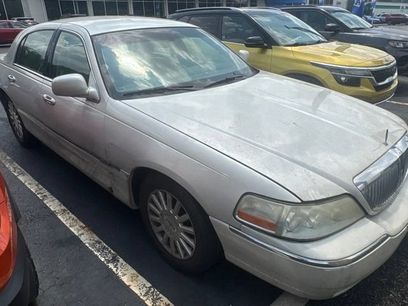 Used 2004 Lincoln Town Car Signature