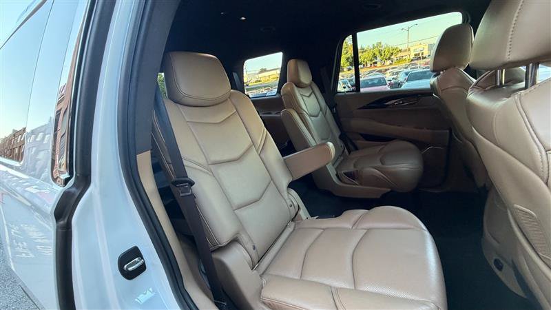 Used 2020 Cadillac Escalade Platinum AWD/4WD image 12