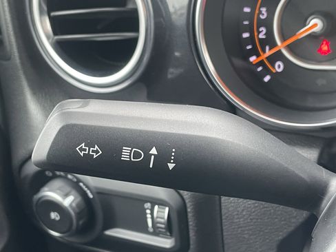 Used 2023 Jeep Wrangler Unlimited Sahara image 16