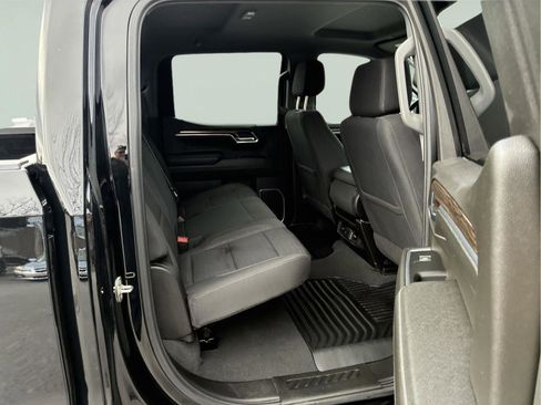 Used 2023 Chevrolet Silverado 1500 LT AWD/4WD image 13