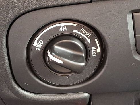 Used 2025 Nissan Frontier PRO-4X w/ Pro Convenience Package image 24