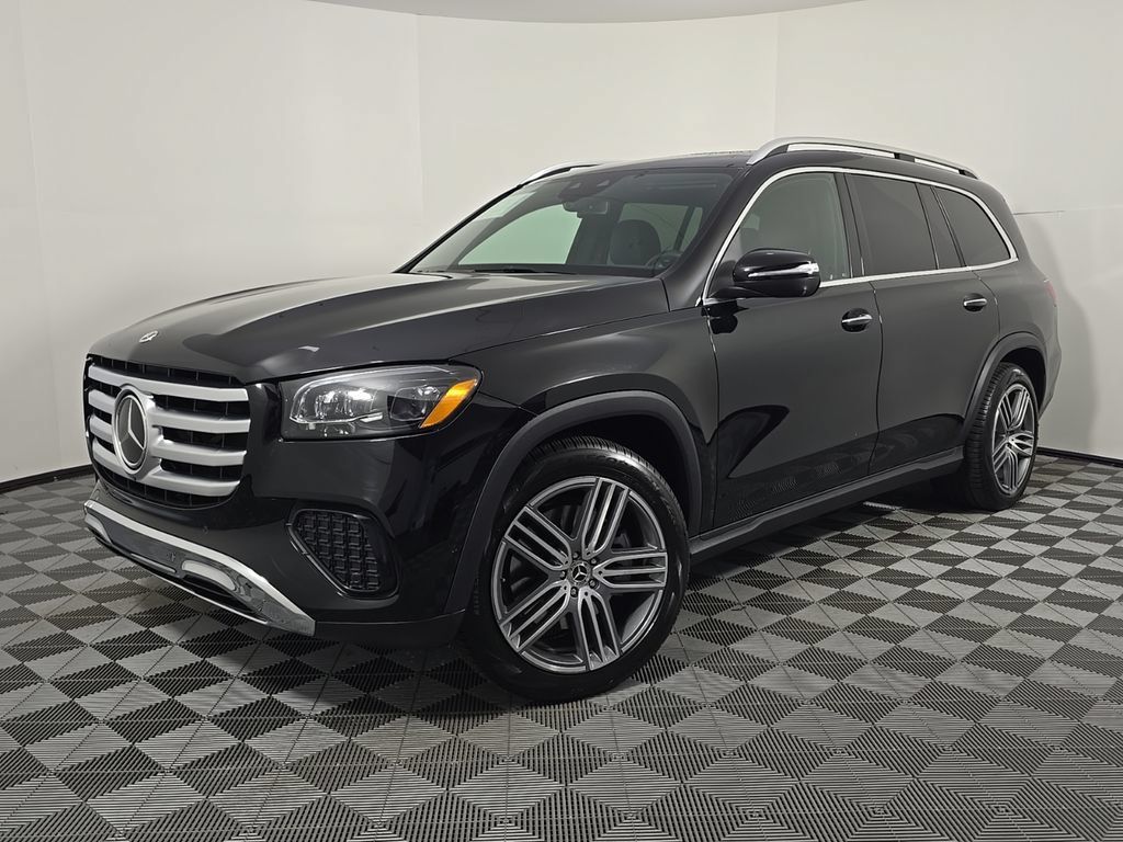 Used 2025 Mercedes-Benz GLS 450 4MATIC image 1