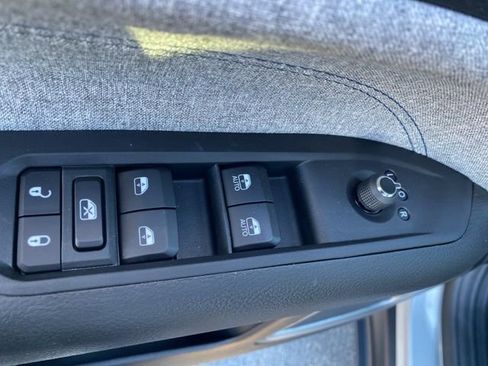 New 2026 Jeep Compass Latitude image 10