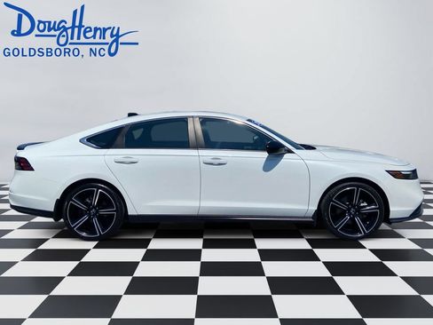 Used 2023 Honda Accord Sport image 6