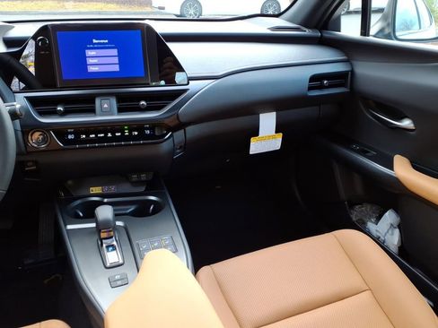 New 2025 Lexus UX 300h FWD image 9